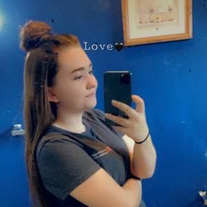 Meet your Posher, Kayla